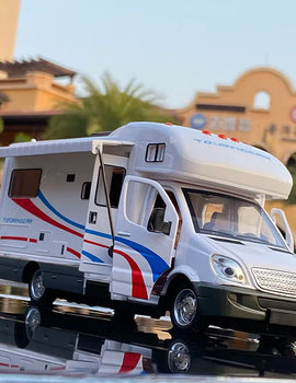 1:28 Diecast Luxury RV Recreational Vehicle Car Model Metal Camper Van Motorhome Touring Car Model Sound and Light Toy Gift