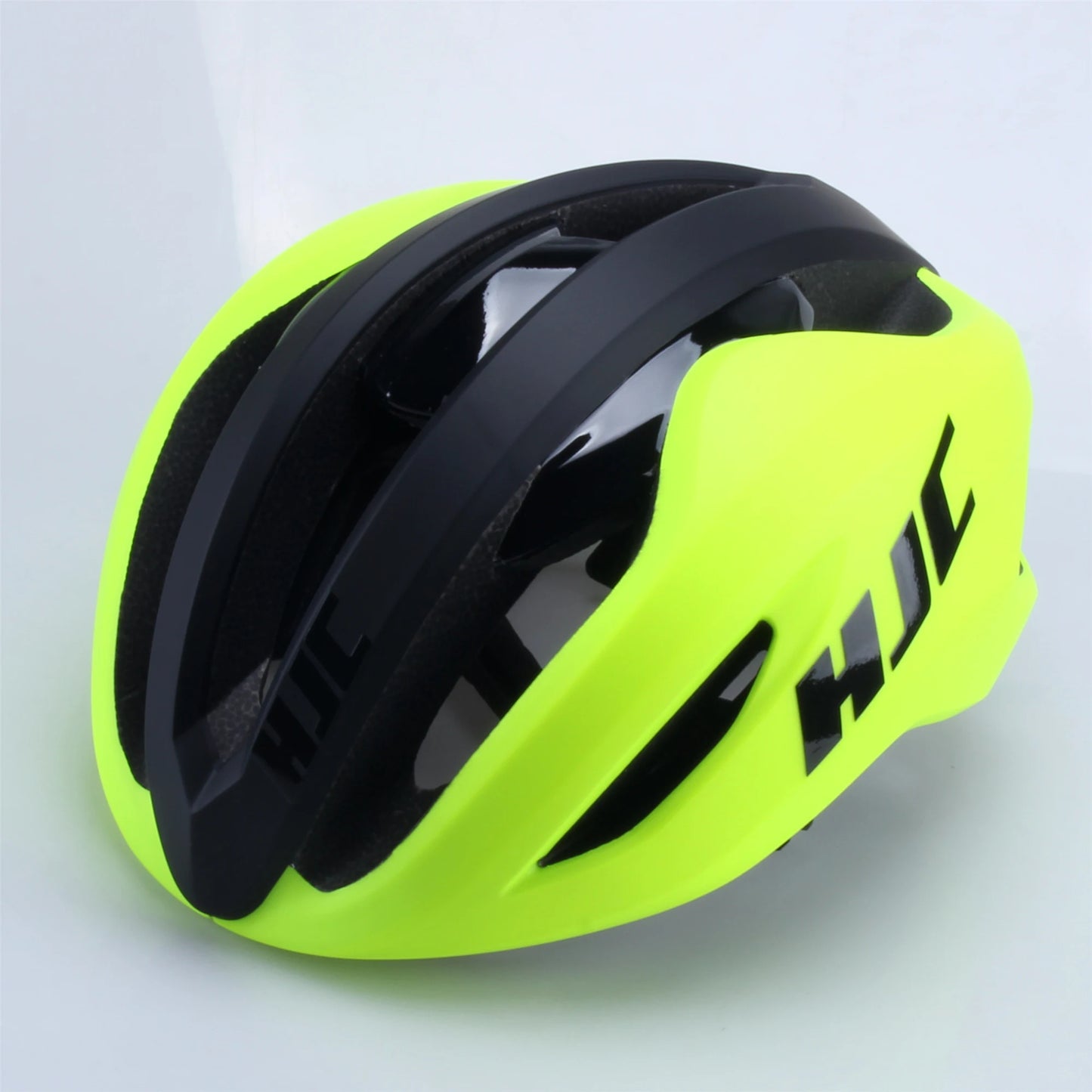Ultra Light Cycling Helmet Matte Finish Road And Mountain Bike Safety Helmet