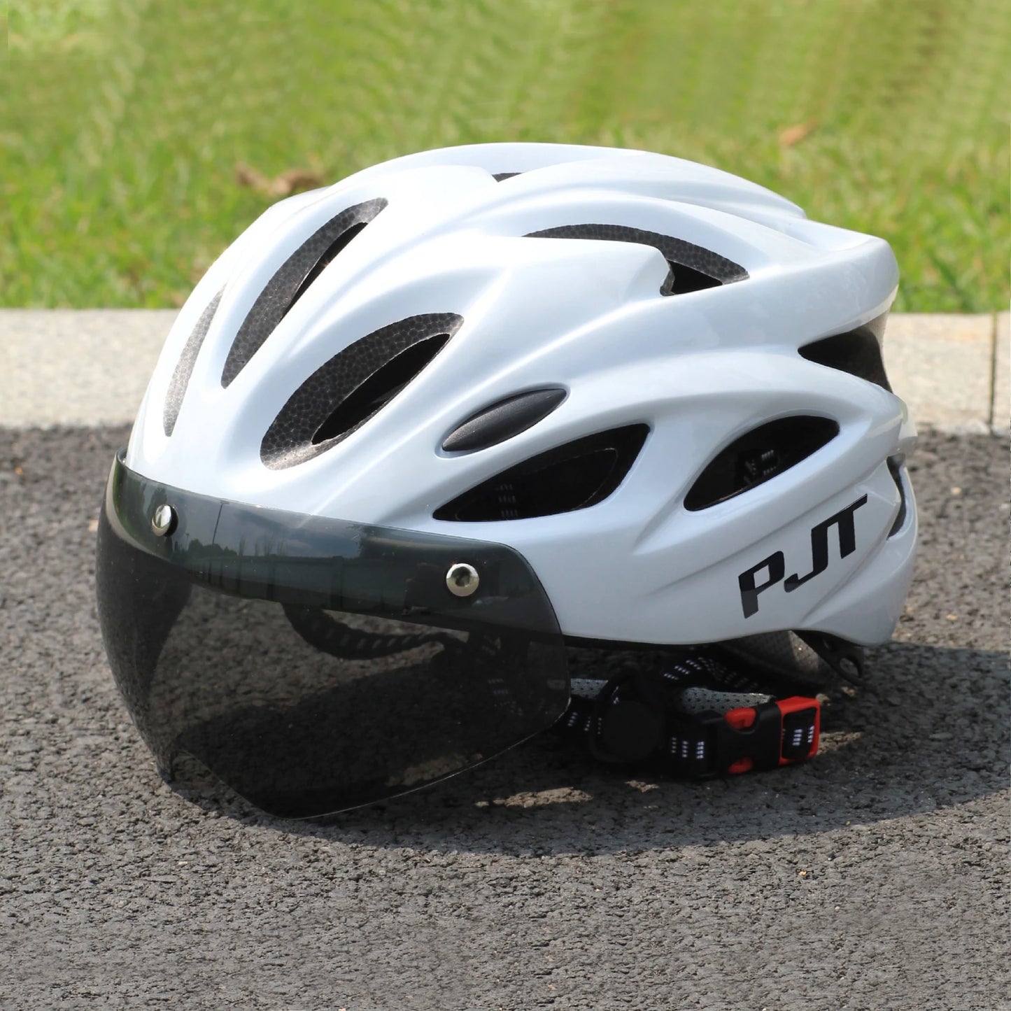 Lightweight Cycling Helmet With Magnetic Goggles And Adjustable Fit