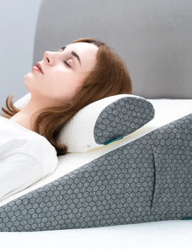 Multi-Purpose Wedge Pillow Soft Memory Foam Top Triangle Pillow Body Positioners For Leg Elevation Pillow With Removable Cover