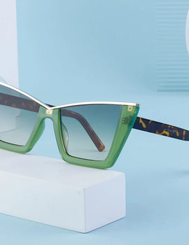 Retro Sunglasses Fashion Trendy Cat Eye Design Sun Glasses UV Resistant High End Glasses