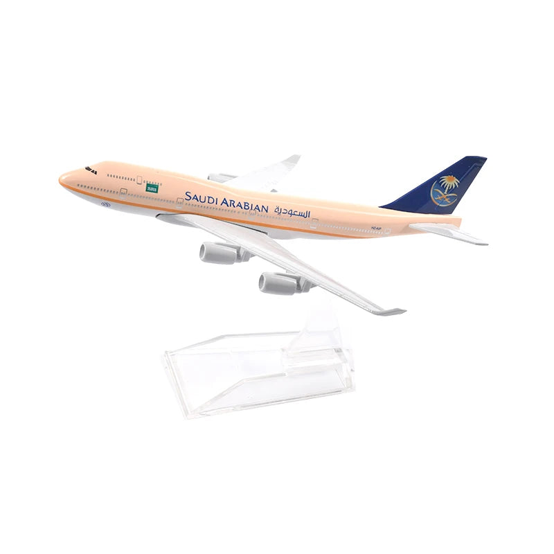 16cm 747 SAUDI ARABIAN Airplane Model Airplane Diecast Metal 1/400 Scale Planes