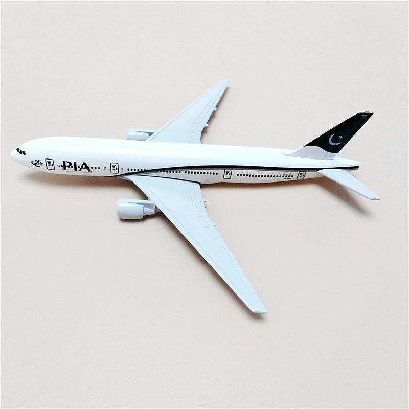 16CM PIA Pakistan International Airlines Boeing 777 Aircraft Model