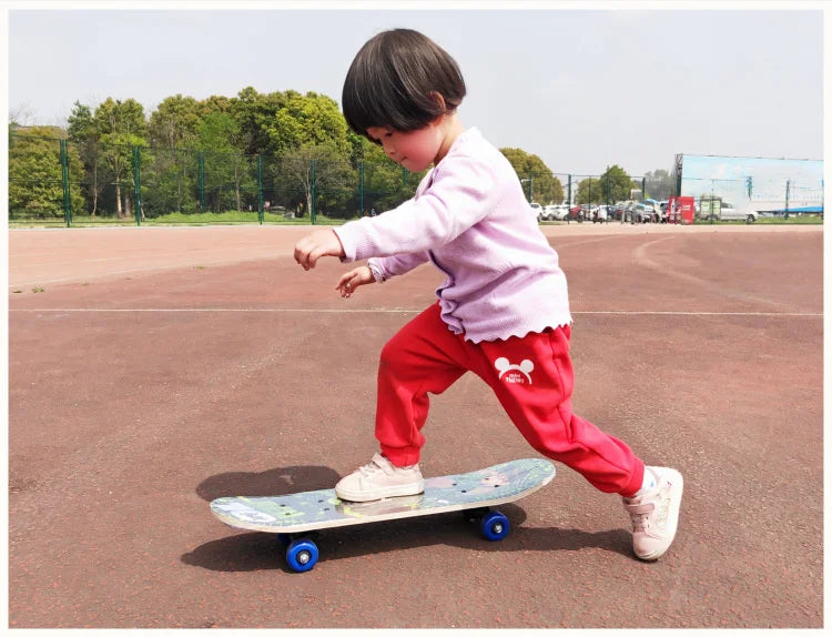 60CM Skateboard Beginner Cartoon Skateboard Maple Wood Deck Skate Board Outdoor Long Board Double Rocker Skateboard