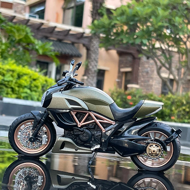 1/12 Streetfighter Alloy Sports Motorcycles Model Diecast Simulation Metal Racing Street Motorcycles Model Sound Light Gift