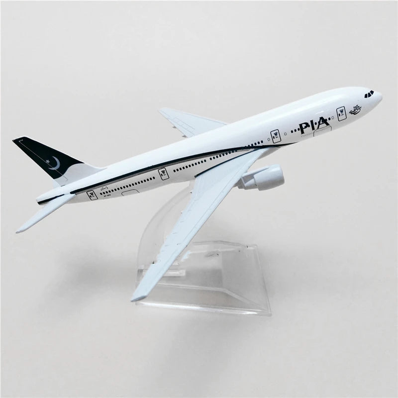 16CM PIA Pakistan International Airlines Boeing 777 Aircraft Model