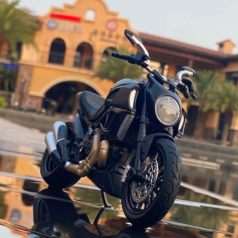 1/12 Streetfighter Alloy Sports Motorcycles Model Diecast Simulation Metal Racing Street Motorcycles Model Sound Light Gift