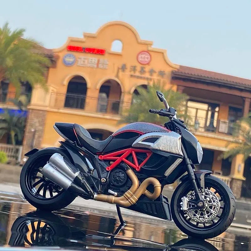 1/12 Streetfighter Alloy Sports Motorcycles Model Diecast Simulation Metal Racing Street Motorcycles Model Sound Light Gift