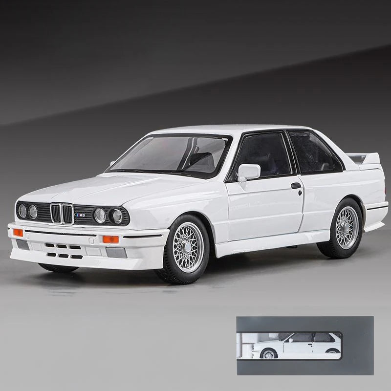 1:24 M3 E30 IM Alloy Miniature Car Diecast Metal Model Collection Hobbies Birthday Present With Friend Decoration Classic Car GT