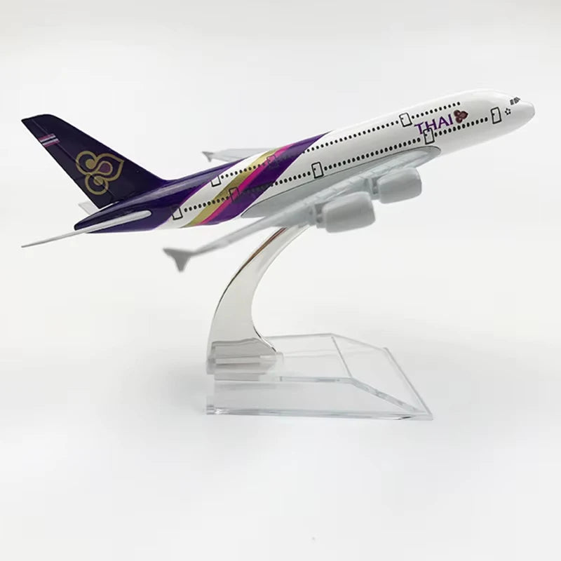 16CM Airbus A380 Aircraft Model