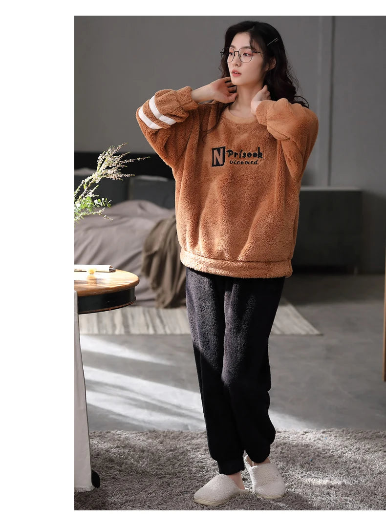 Women’s Winter Flannel Pajama Set – Warm, Thick Coral Fleece 2-Piece Loungewear