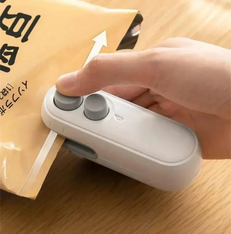 2-in-1 Mini USB-C Rechargeable Bag Sealer & Cutter – Portable Handheld Heat Sealer for Plastic Food Storage Bags