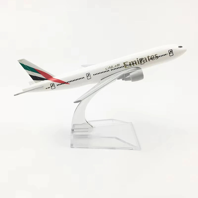 16CM Boeing B777 Aircraft Model