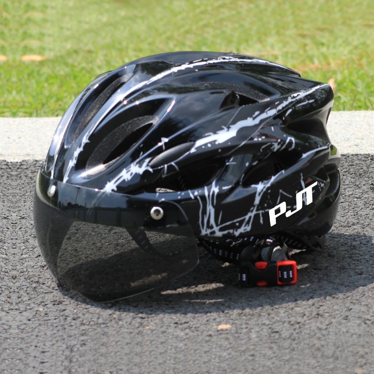 Ultra Light Cycling Helmet With 18 Ventilation Vents
