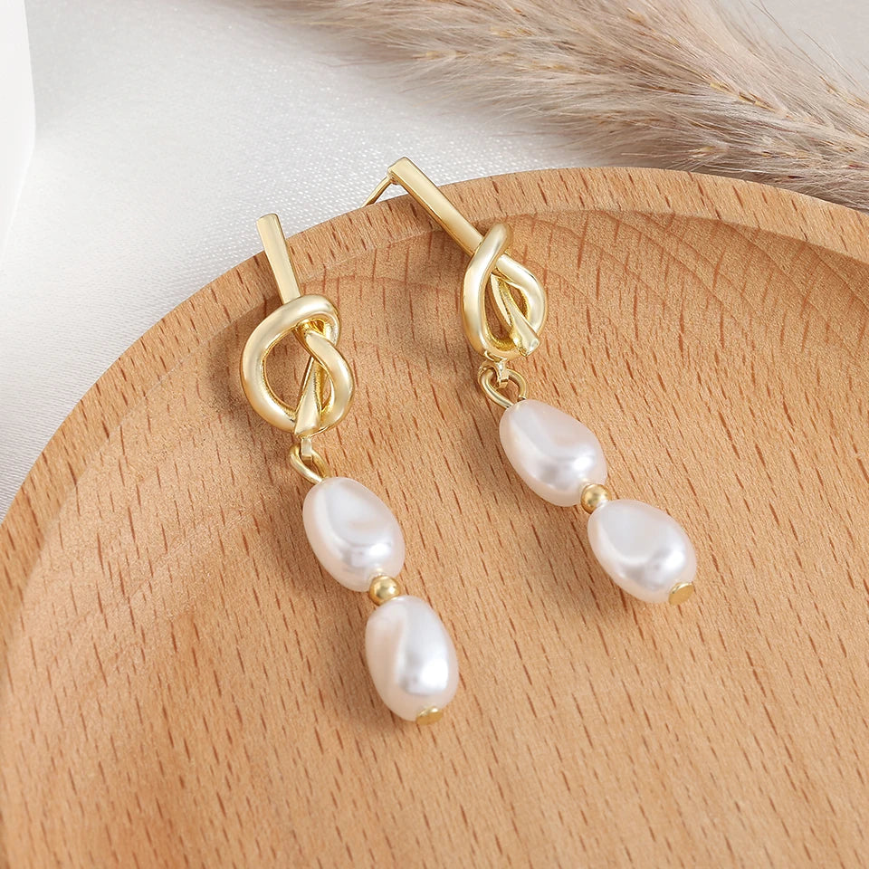 French Elegant Gold Color Spliced Imitation Pearl Earrings