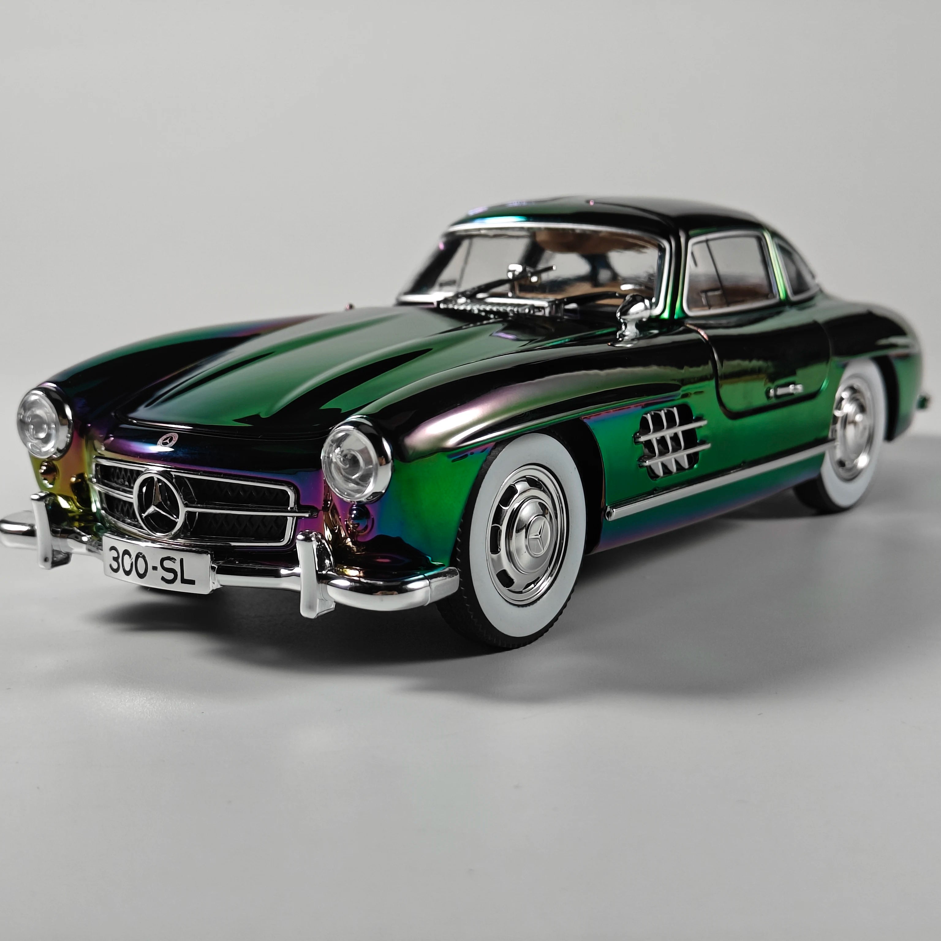 1:24 Mercedes-Benz 300SL Electroplated Version Alloy Diecast Classic Car Model Display Collection
