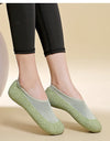 Ultra quiet and lightweight indoor sports shoes with anti slip and shock-absorbing soft soles