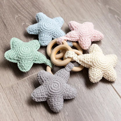 1Pc Baby Rattle Toys Wooden Teether Crochet Pattern Rattle Rabbit Lion Fox Bear Toy Newborn Gift Baby Teether Crochet