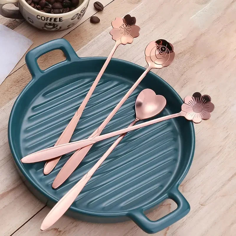4pcs Long Flower Spoon Stainless Steel Dessert Spoons Gold Long Handle Teaspoon Mixing Scoop for Coffee Cake Kitchen Accessories