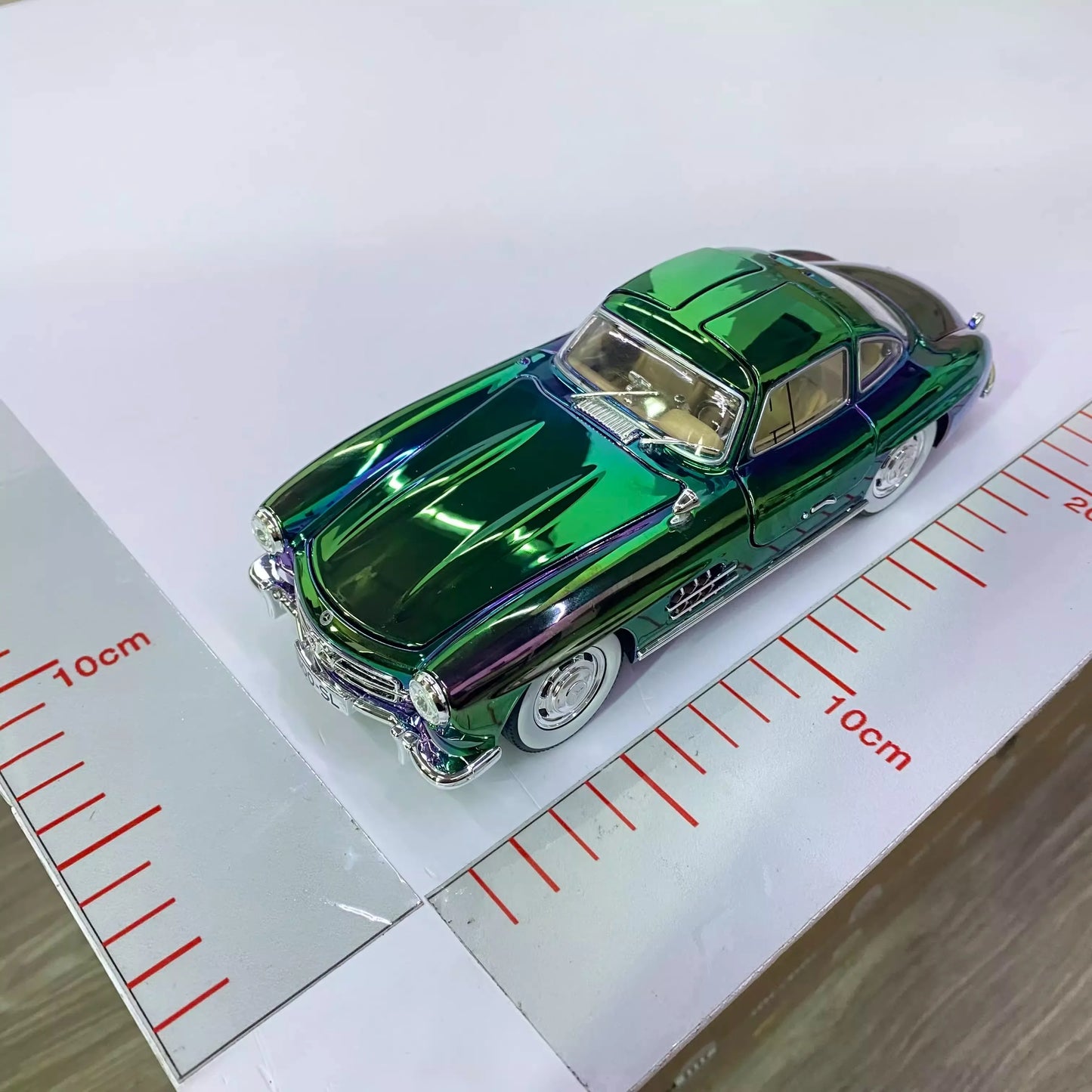 1:24 Mercedes-Benz 300SL Electroplated Version Alloy Diecast Classic Car Model Display Collection