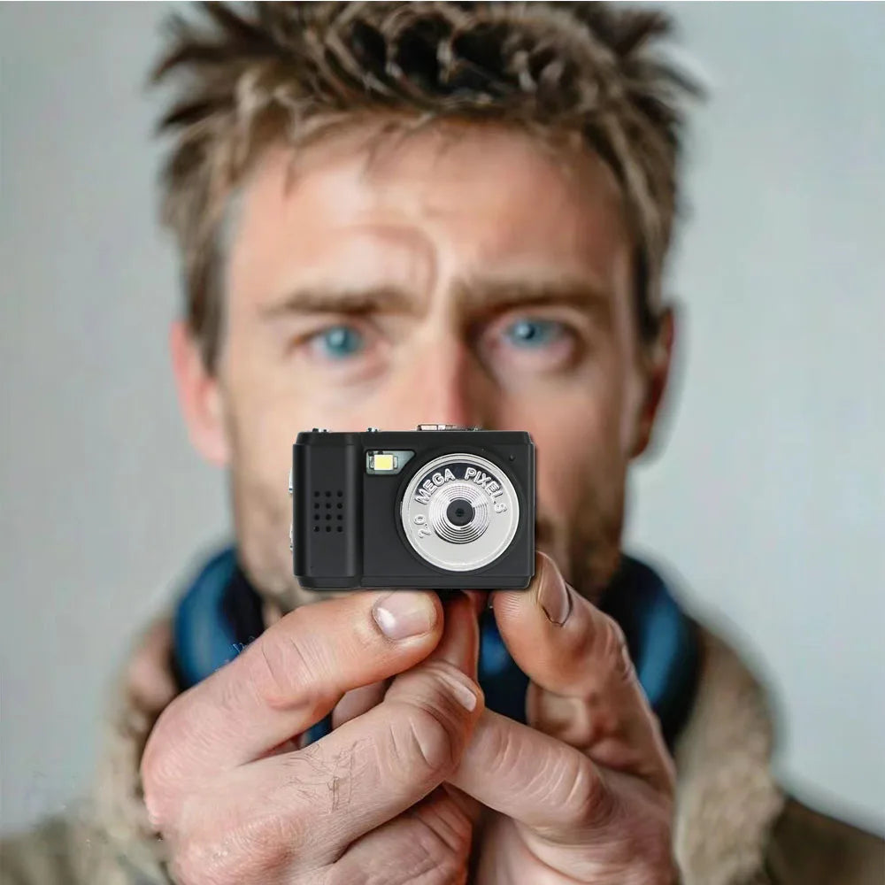 Retro Mini Camera With Screen CMOS Indoor Home Outdoor HD 1080p Sports Portable Very Small Mini Camera Video Recorder