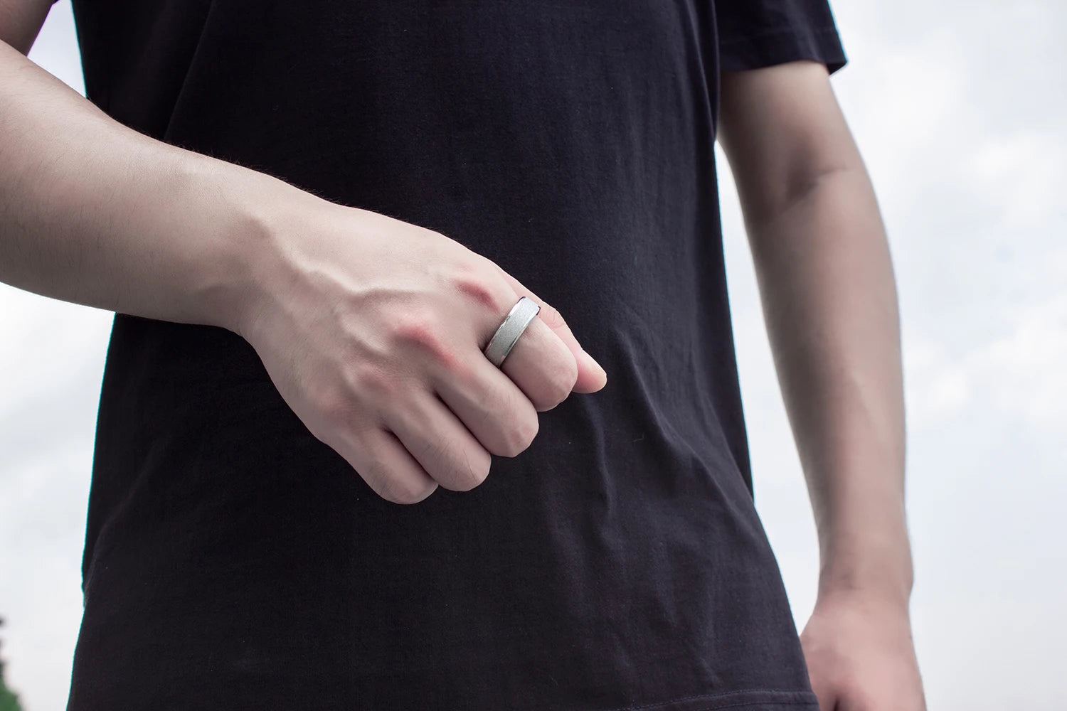 R10 Smart Ring with Charging Case for Men Women, Health and Sleep Monitor, 5ATM Waterproof, Multi-sport Mode