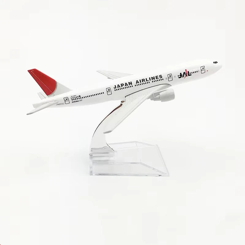 16CM Boeing B777 Aircraft Model