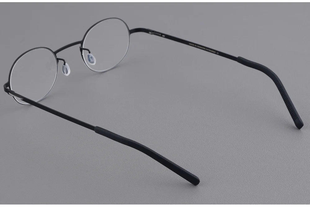 Small Face Round Titanium Screwless Eyeglasses Frame