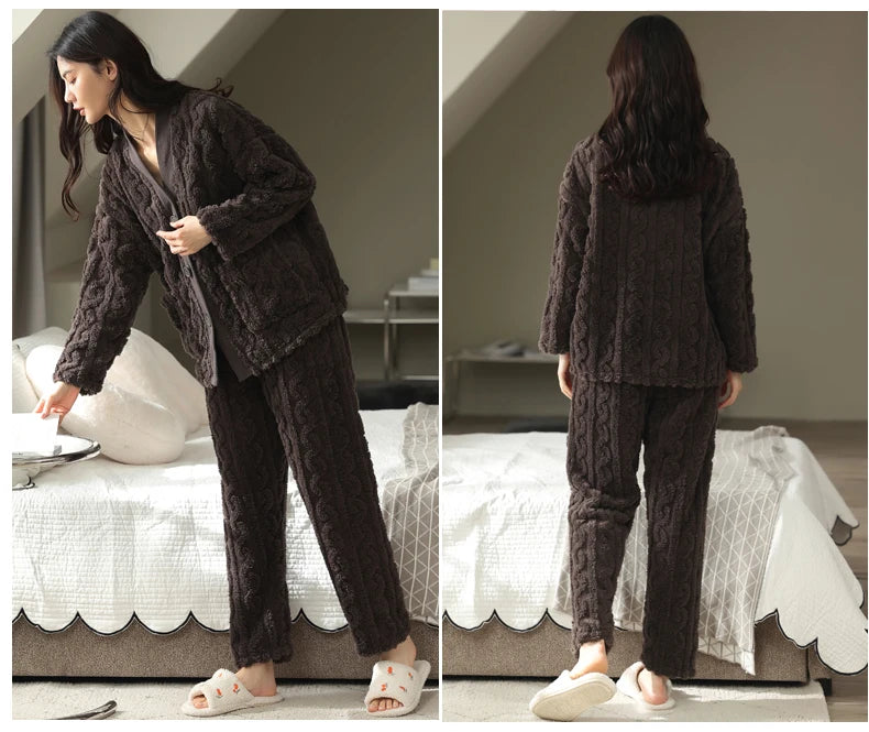 Women’s Winter Flannel Pajama Set – Warm, Thick Coral Fleece 2-Piece Loungewear