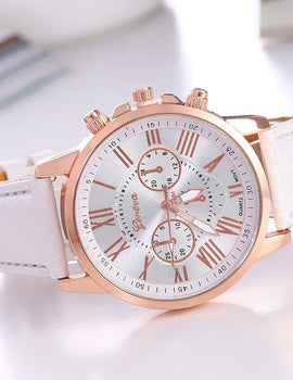 Classic Luxury Leather Quartz Watch Women Ladies Casual Quartz Wristwatch