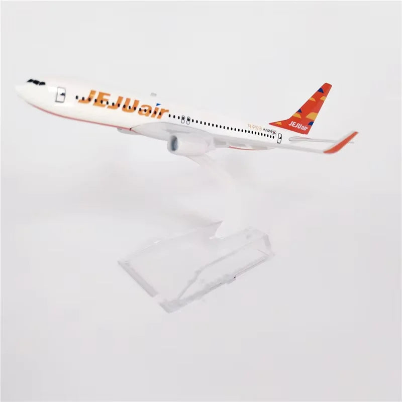16CM Jeju Air Boeing 737 Aircraft Model