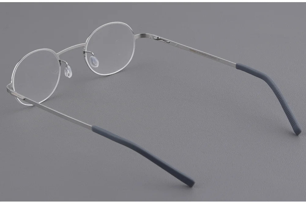Small Face Round Titanium Screwless Eyeglasses Frame