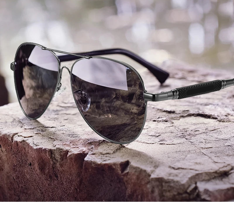 Titanium Memory Metal Photochromic Polarized UV400 Pilot Sunglasses for Men Women