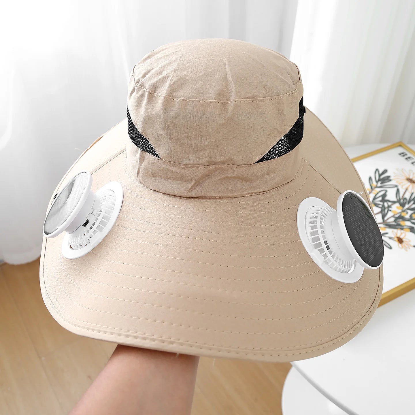 Wide Brim Sun Hat With Solar Powered Fan