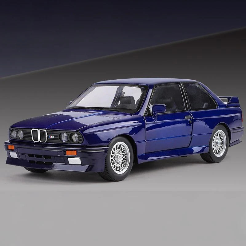 1:24 M3 E30 IM Alloy Miniature Car Diecast Metal Model Collection Hobbies Birthday Present With Friend Decoration Classic Car GT