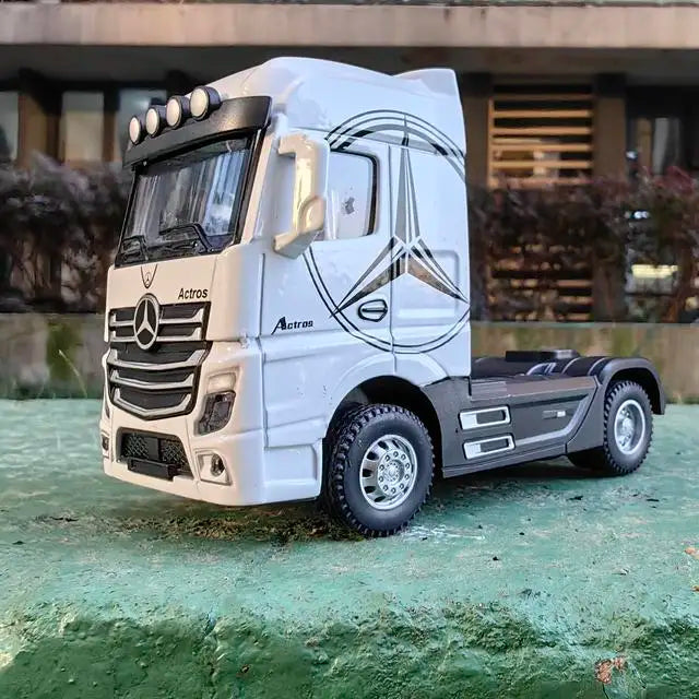 1/50 Alloy Diecast Truck Head Car Model Toys Simulation Engineering Transport Vehicle Pull Back Container Head Metal Toy for Boy