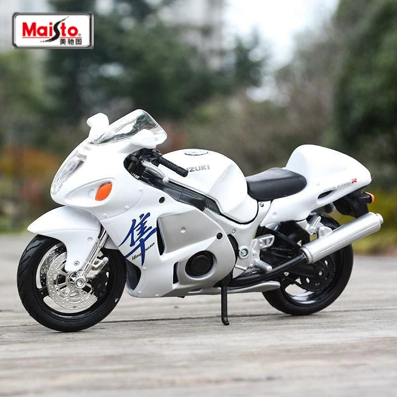 Diecast Suzuki Hayabusa GSX1300R Motorcycle Model 1 to 18 Scale