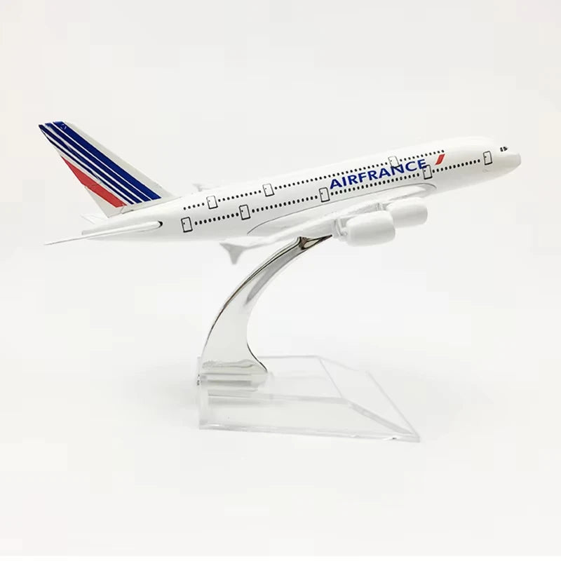 16CM Airbus A380 Aircraft Model