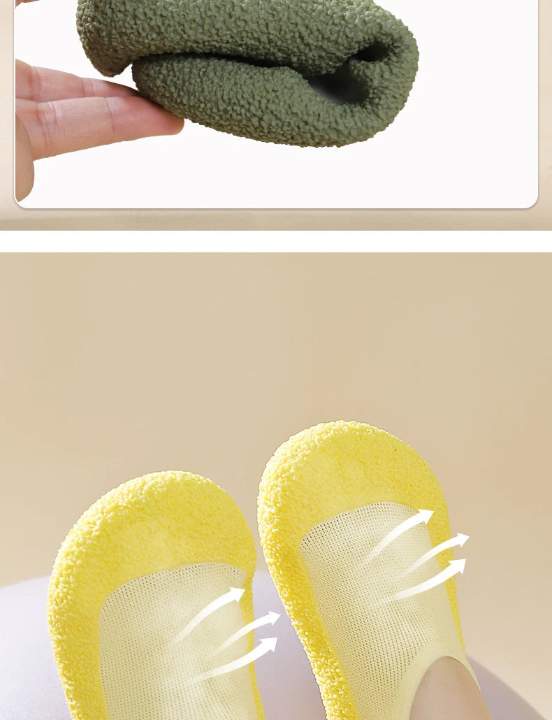 Ultra quiet and lightweight indoor sports shoes with anti slip and shock-absorbing soft soles