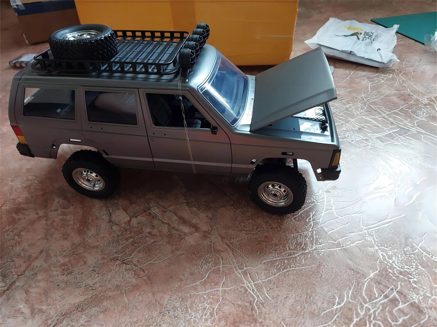 112 Scale Four Wheel Drive RC Cherokee Climbing Car
