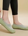Ultra quiet and lightweight indoor sports shoes with anti slip and shock-absorbing soft soles