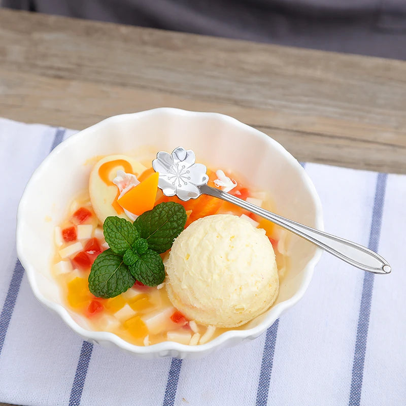 8pcs Gold Dessert Spoons Small Flower Spoon Set Stainless Steel Teaspoons Milk Stir Tool for Fruit Honey Lovely Dinnerware Set