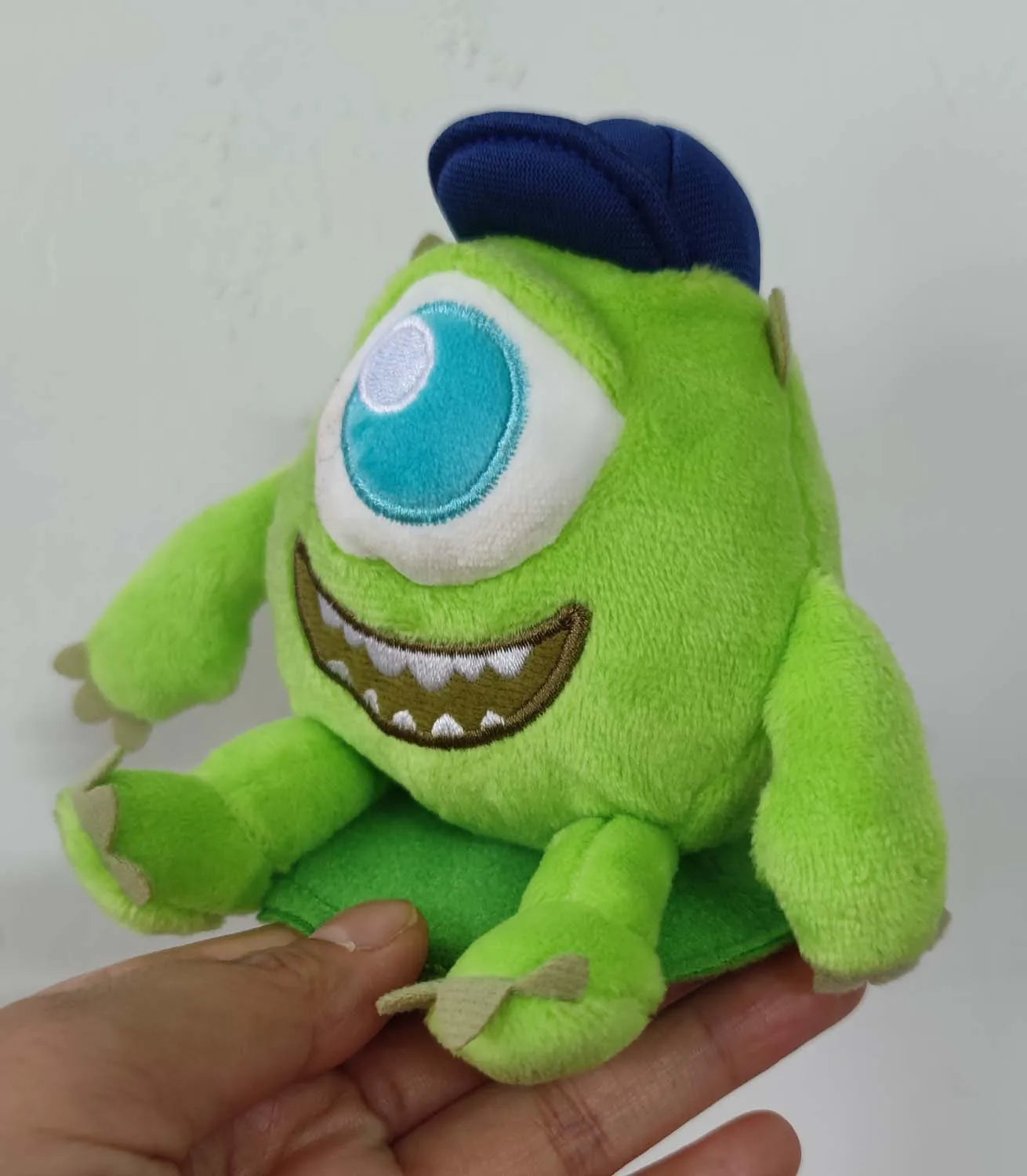 Disney Monsters University Mike Mr.Q  Shoulder Magnet toy doll gift