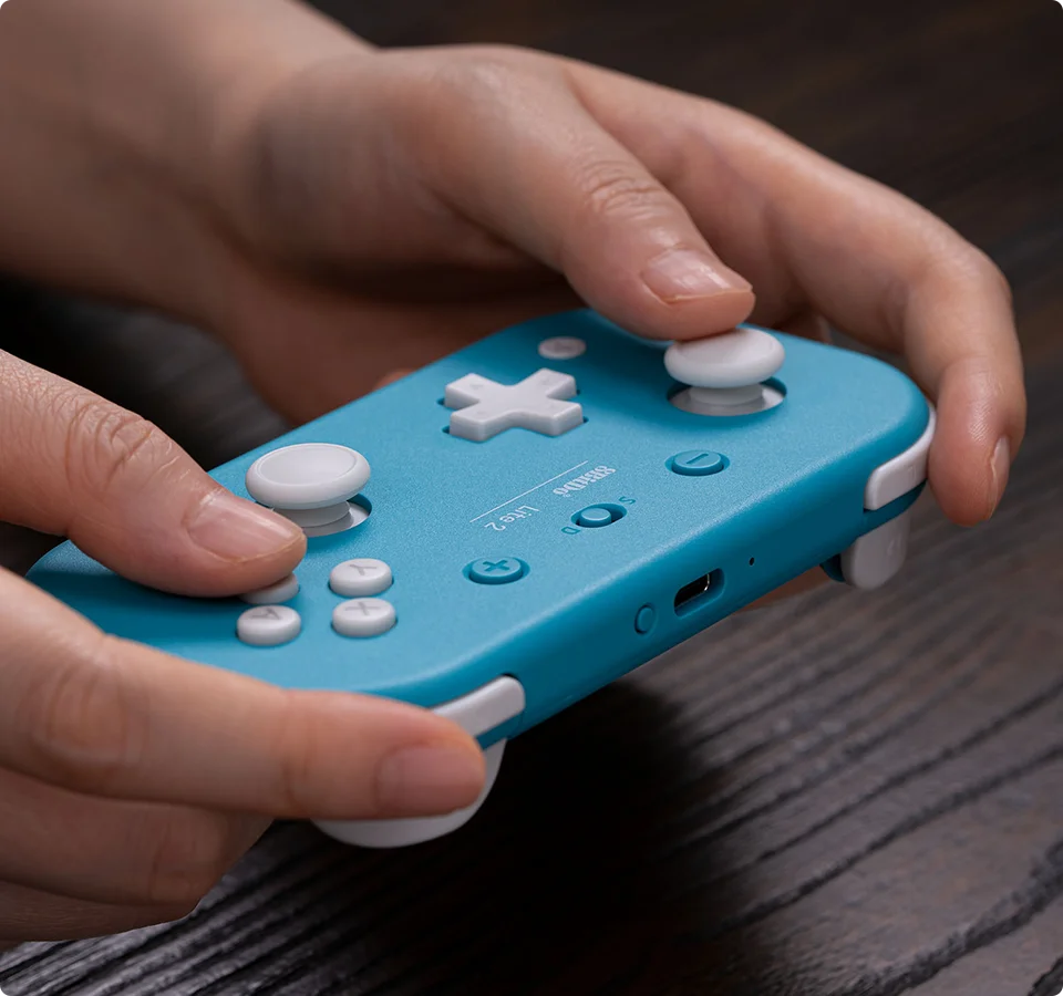 Compact Bluetooth Gaming Controller for Nintendo Switch and Android