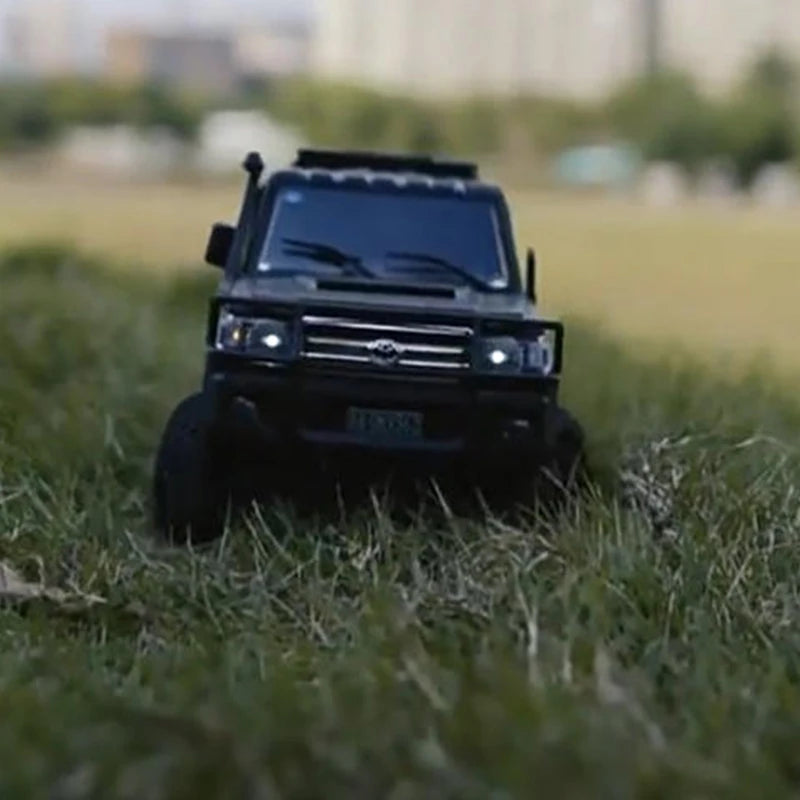112 Scale Four Wheel Drive RC Off Road Climbing Car
