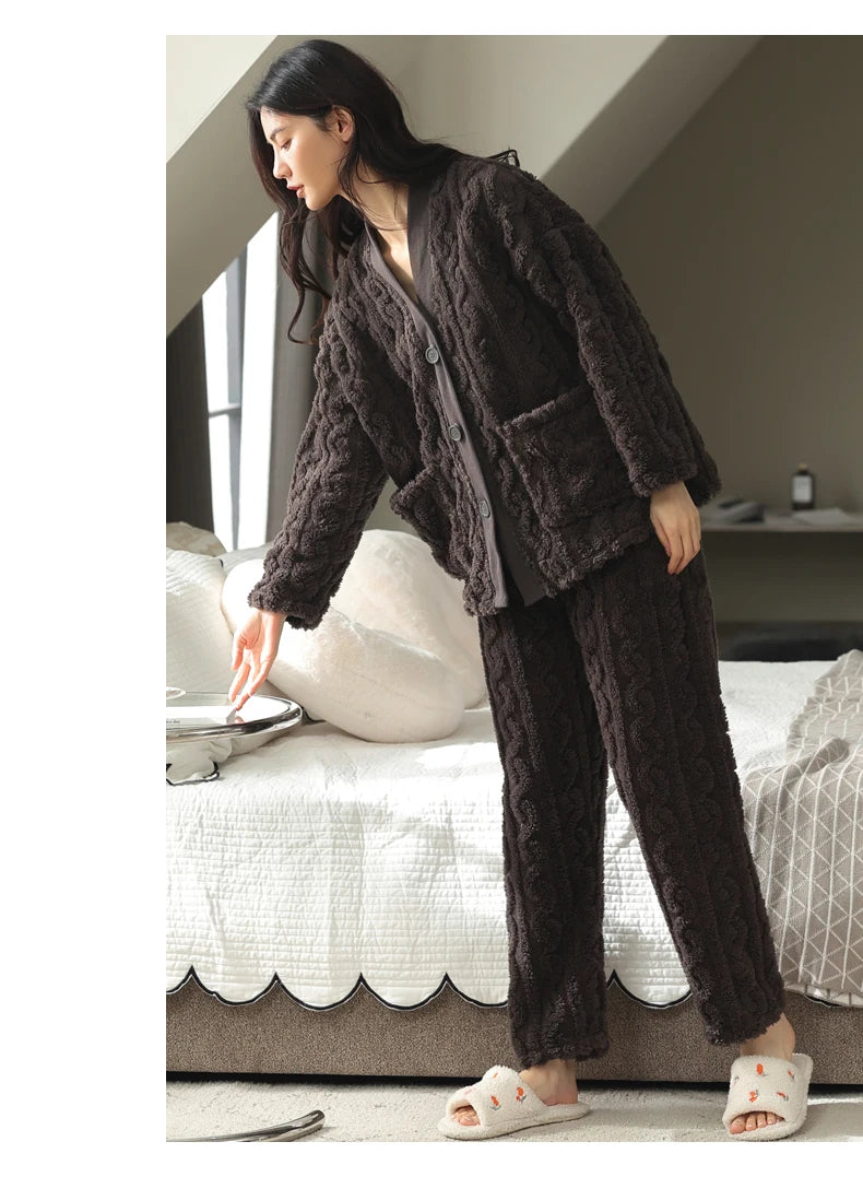 Women’s Winter Flannel Pajama Set – Warm, Thick Coral Fleece 2-Piece Loungewear