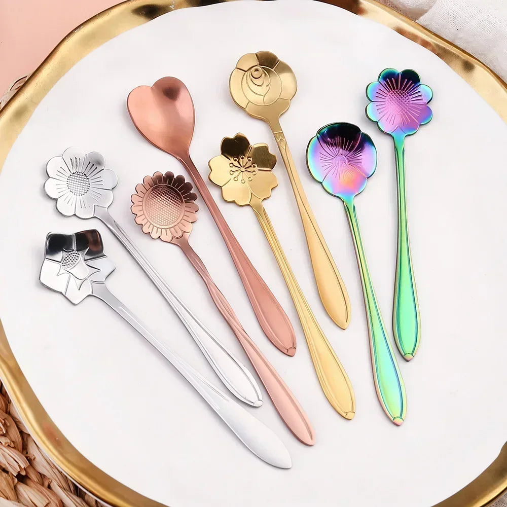 8pcs Gold Dessert Spoons Small Flower Spoon Set Stainless Steel Teaspoons Milk Stir Tool for Fruit Honey Lovely Dinnerware Set
