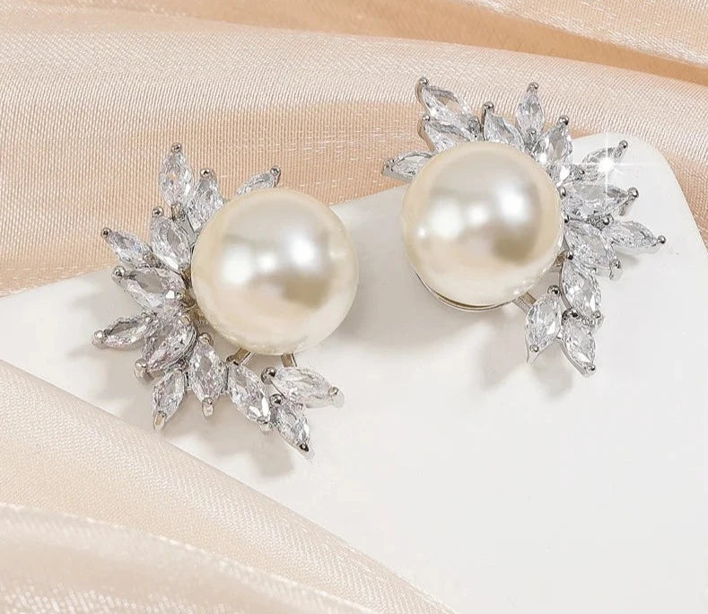 Imitation Pearl Leaf Stud Earrings for Women Fashion White Marquise Zircon Earring