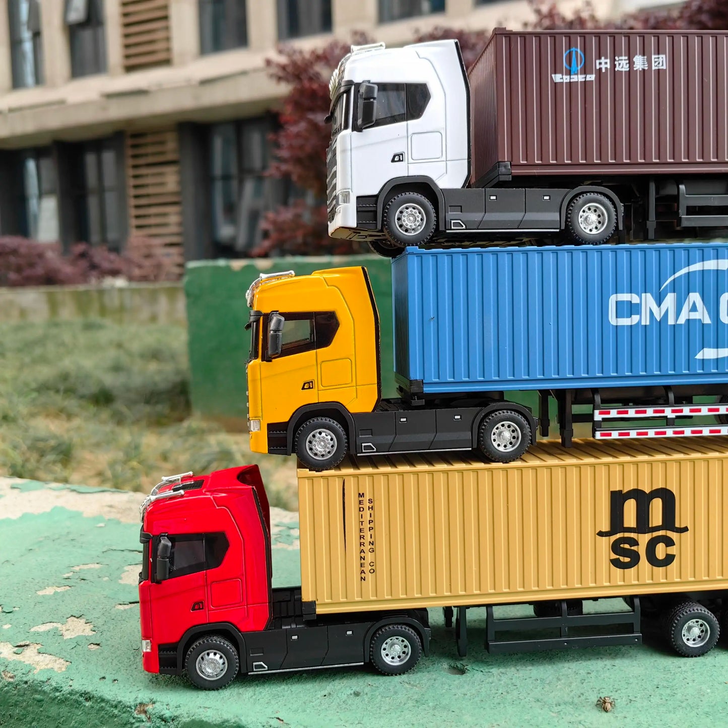 1/50 Simulation Large Truck Toy Car Model Alloy Diecast Transport Container Vehicle Car For Boy Gifts with Sound Light Pull Back