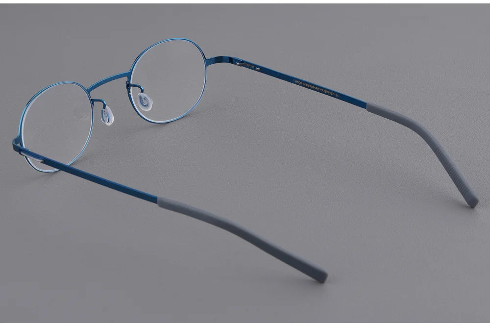 Small Face Round Titanium Screwless Eyeglasses Frame